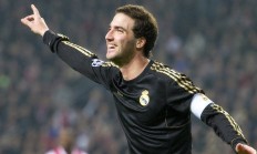 米兰体育官网-拉亚神扑定乾坤，比利亚雷亚尔门神如何以一己之力冻结国际米兰