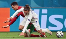 米兰体育官网-关于葡萄牙不敌克罗地亚，卫冕之路波折重重的信息