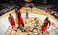 米兰体育-澳网绝杀法网，梅德韦杰夫点燃赛场的冰与火之歌