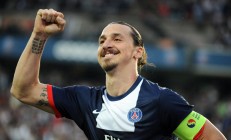 米兰真人-范弗利特独木成林，新疆队力克76人的背后，是孤胆英雄的无声宣言