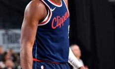 米兰体育入口-快船队主帅军规严明，全队肃静专注备战迎接下一场挑战