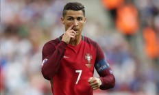 米兰百家乐-猛龙鏖战湖人，塔图姆惊艳四座，一场跨越时空的篮球史诗