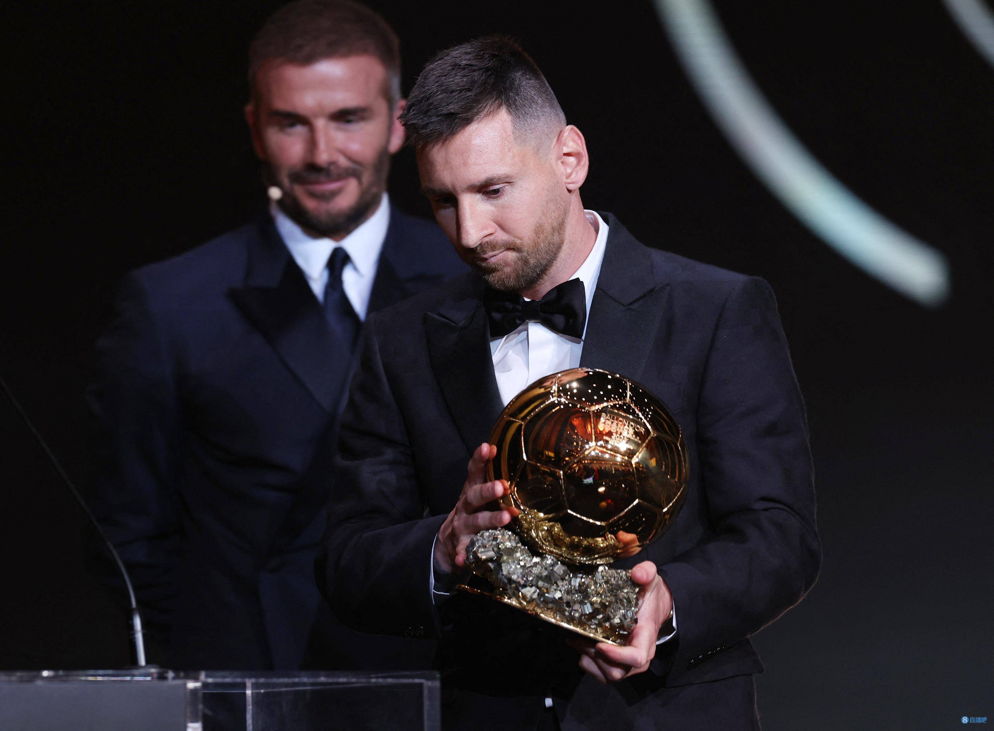 关于梅西获得金球奖，再度创造足坛历史的信息