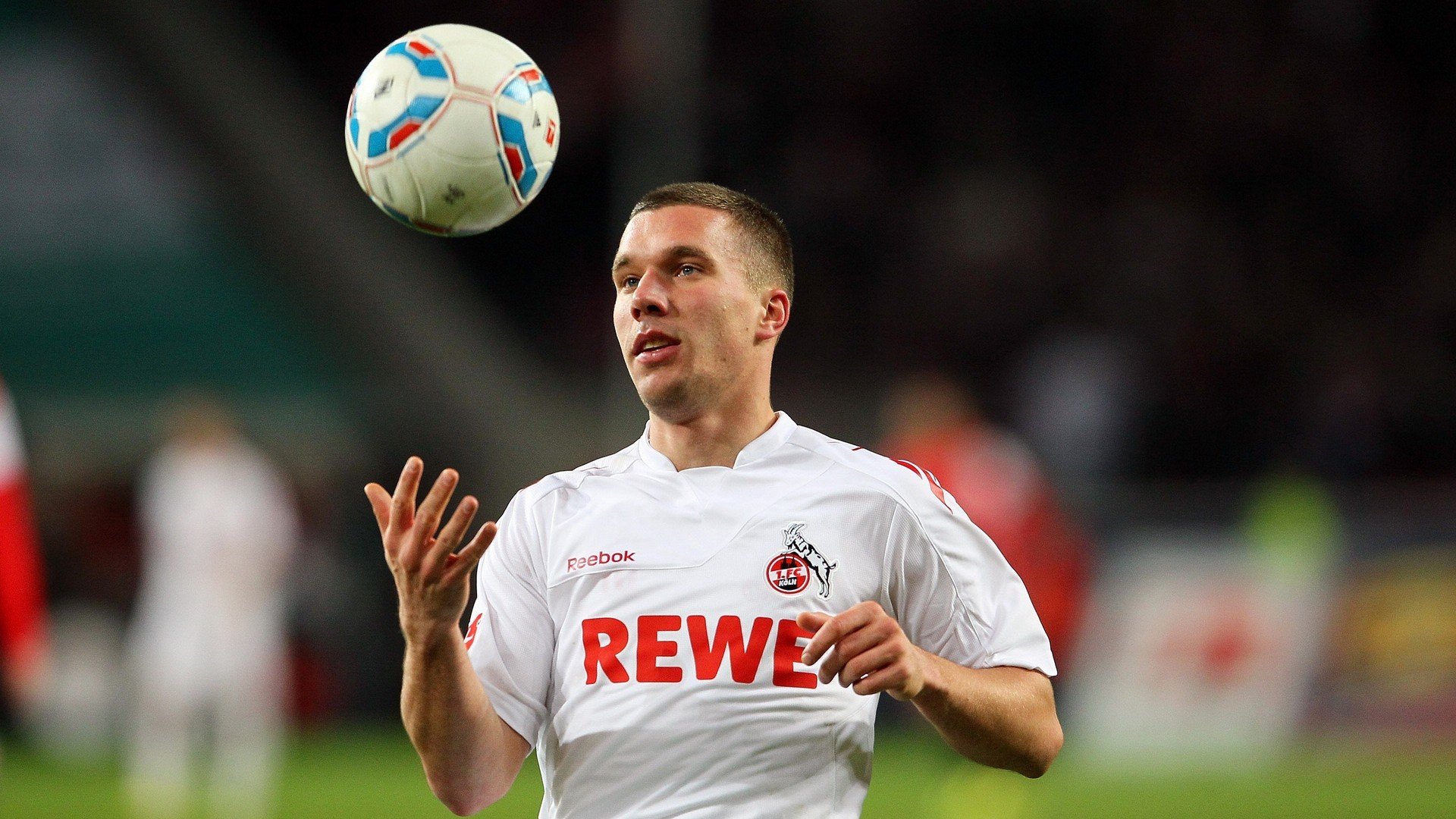 火力全开!英格兰压制德国,克瓦拉茨赫利亚一锤定音成关键先生