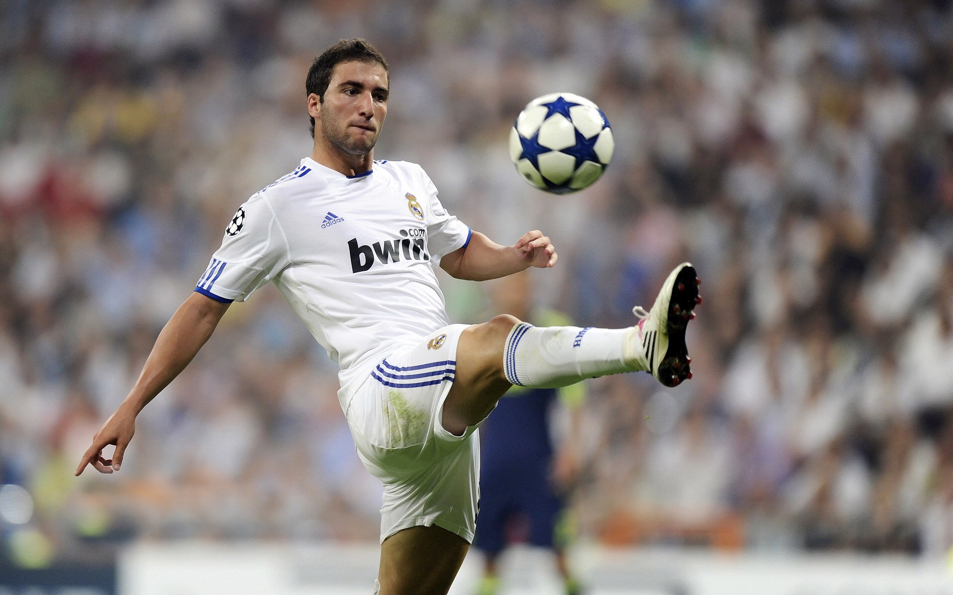 战术革命与个人艺术，蒂亚戈闪耀，莱比锡红牛如何重新定义德国足球